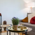 1og Links Helle 70m 2-zimmer Naehe Salzburg By Interhome Appartement *